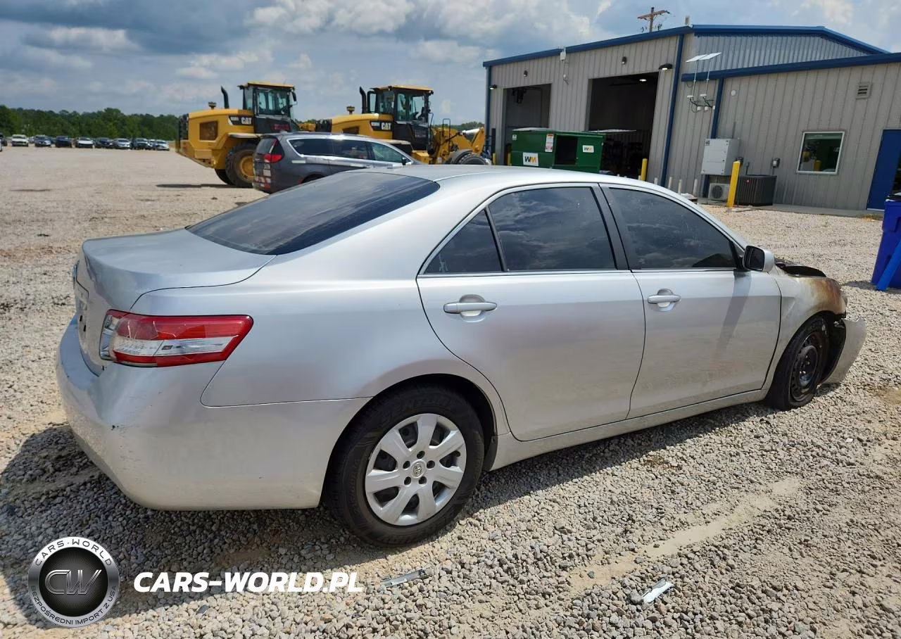 2010 Toyota Camry Le VIN:4T1BF3EK8AU025821 - 3
