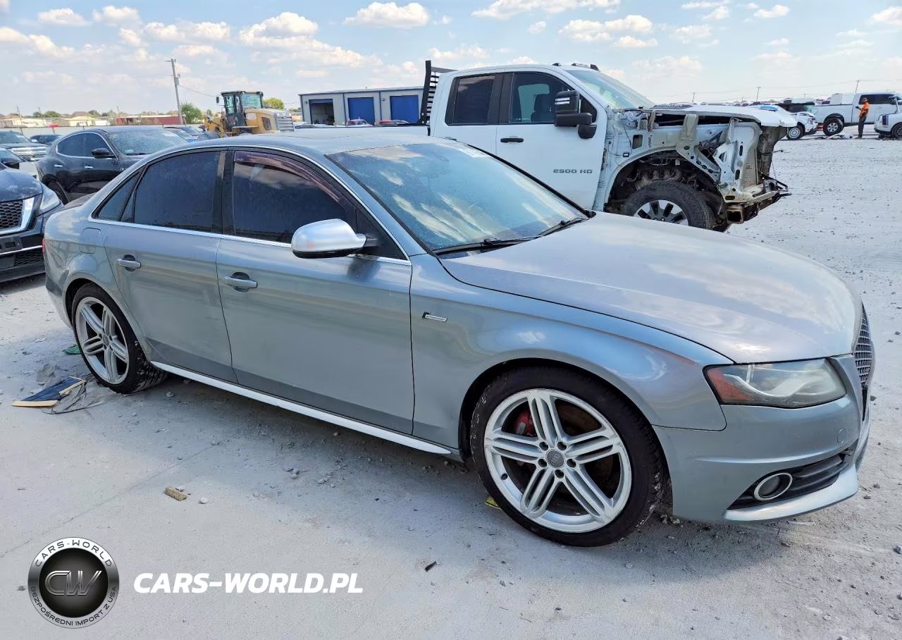 2011 Audi S4 Prestige VIN:WAUKGAFL4BA105274 - 4