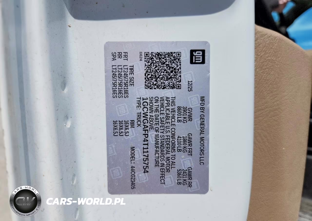 2026 Chevrolet Express 2500 Cargo Delivery Van VIN:1GCWGAFP4T1175754 - 13