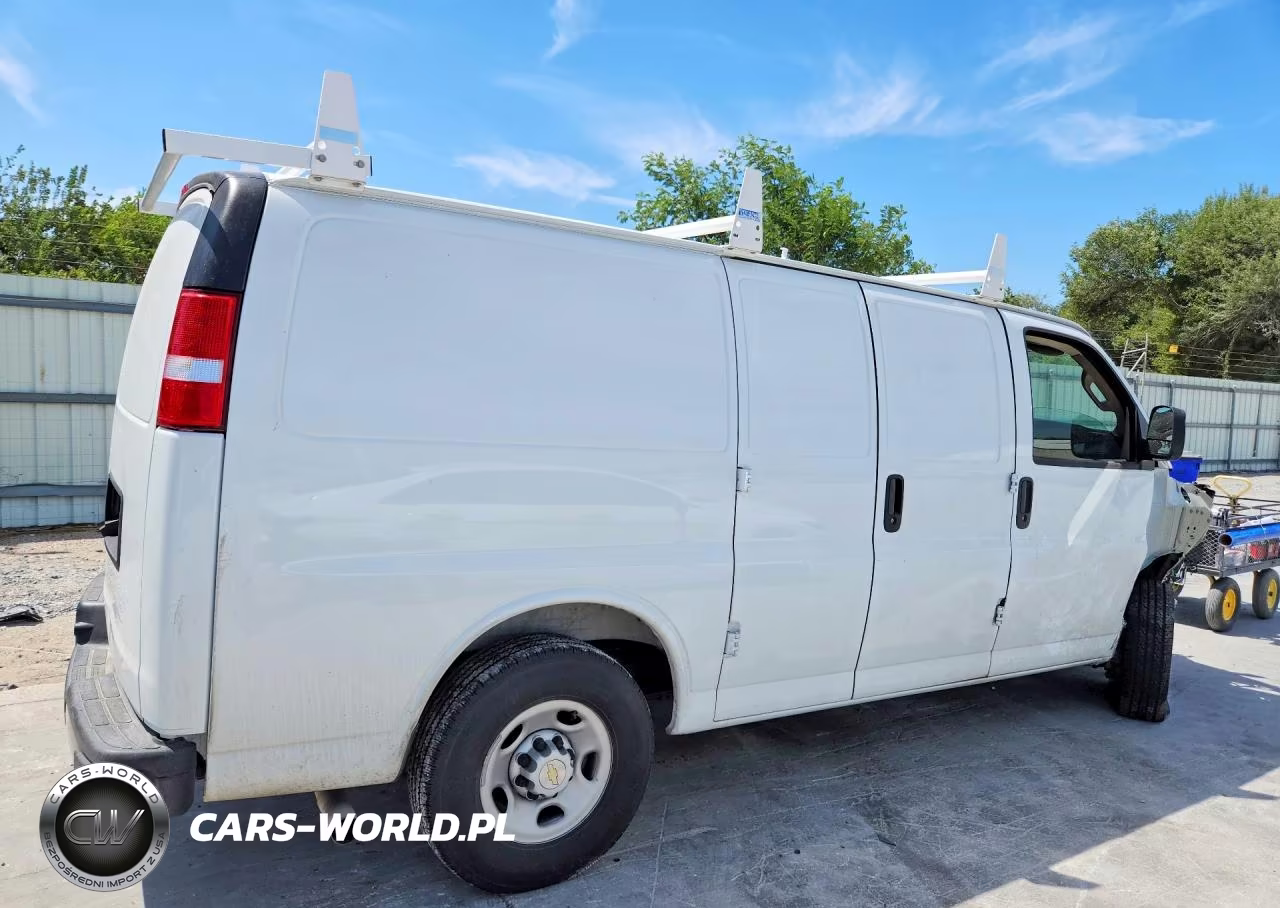 2026 Chevrolet Express 2500 Cargo Delivery Van VIN:1GCWGAFP4T1175754 - 3