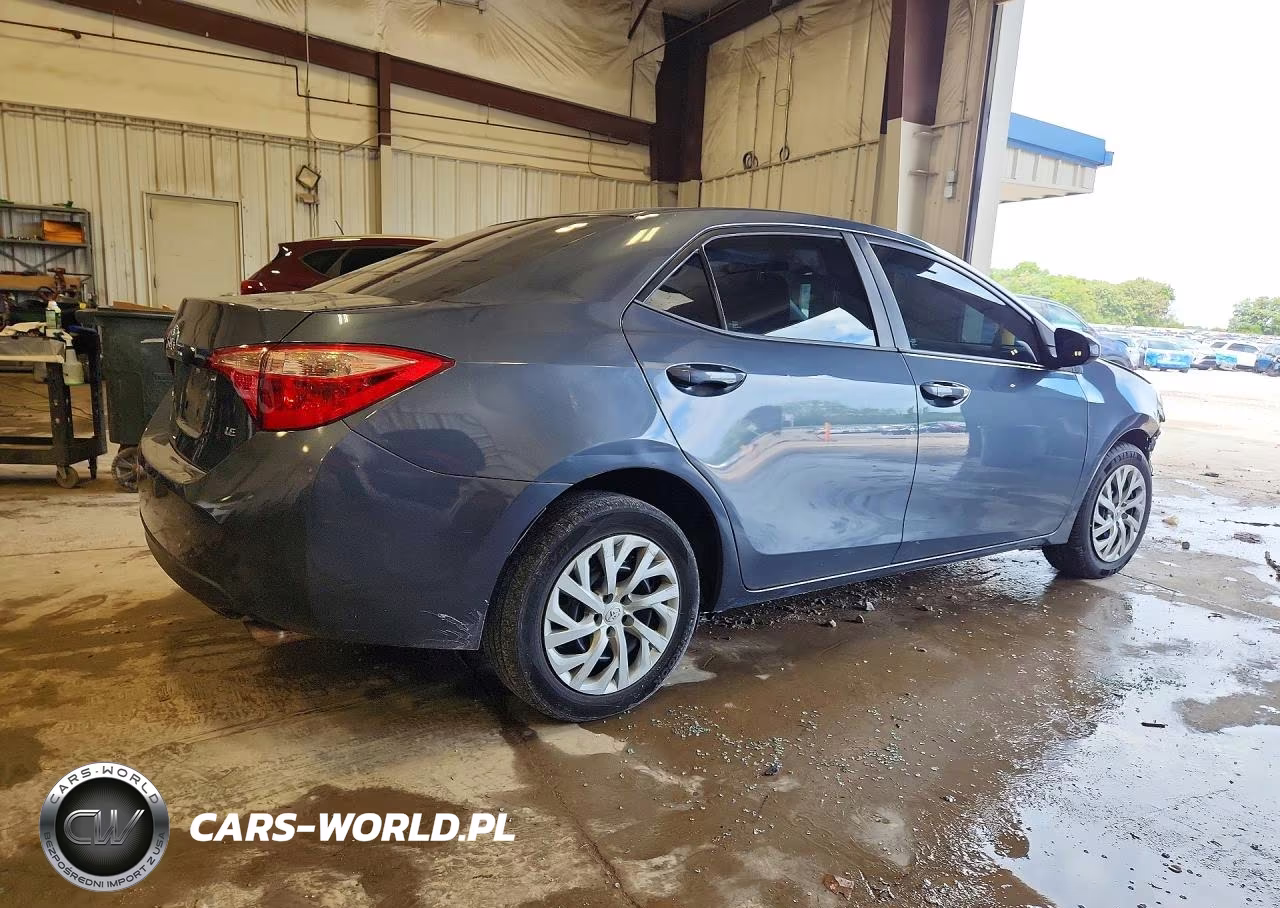 2017 Toyota Corolla Le VIN:2T1BURHE4HC920412 - 3