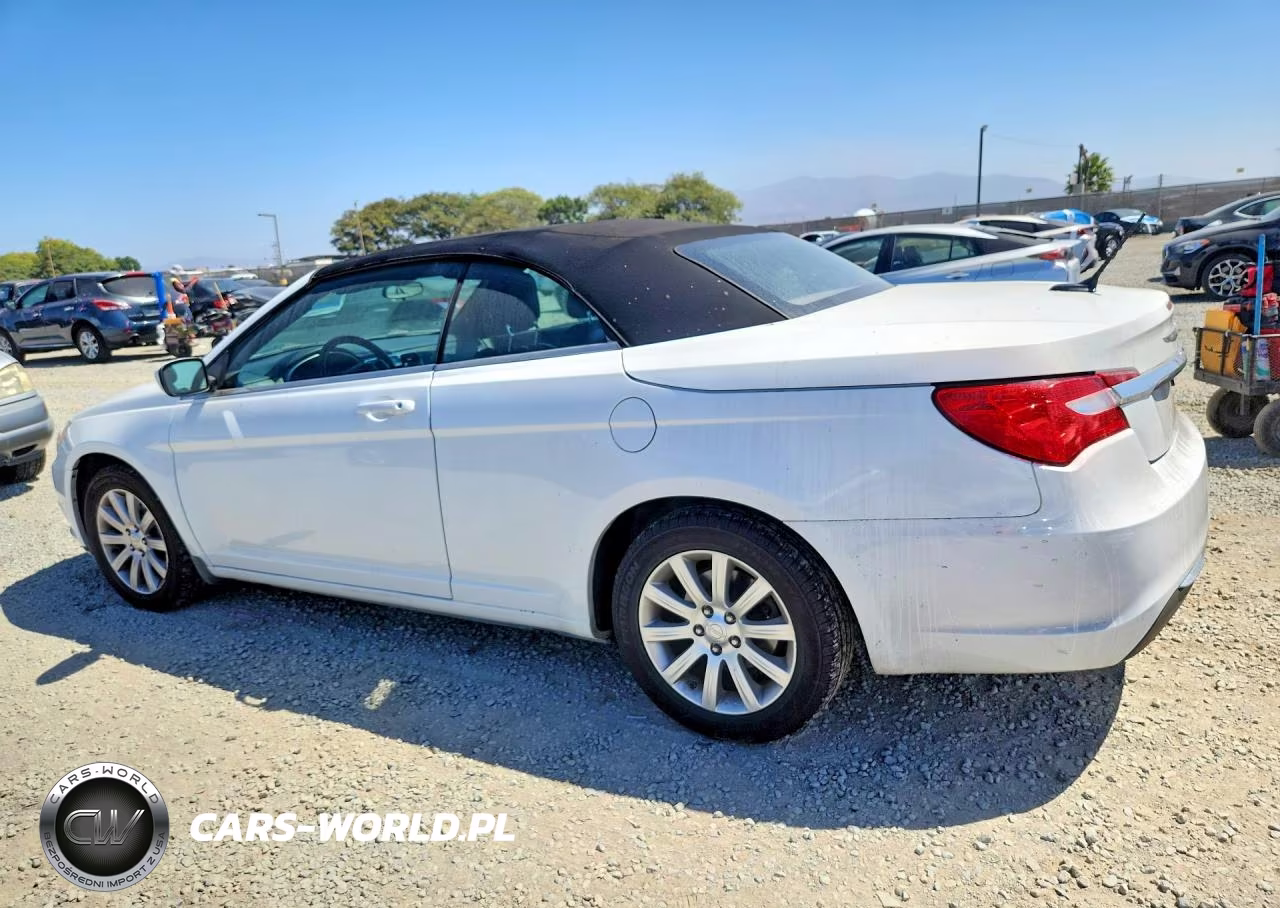 2013 Chrysler 200 Touring VIN:1C3BCBEB1DN512143 - 2