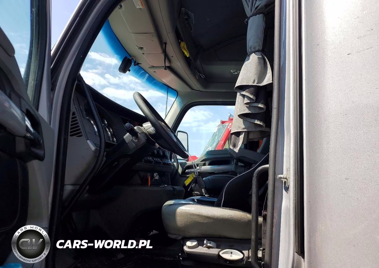 2021 Kenworth T680 Semi Truck VIN:1XKYDP9X8MJ455313 - 7