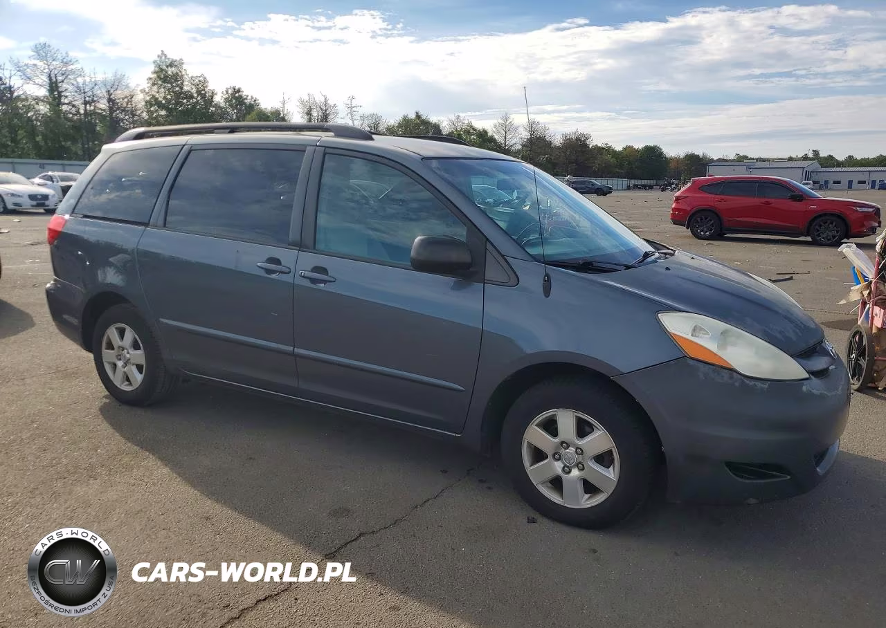 2010 Toyota Sienna Le 7-Passenger VIN:5TDKK4CC5AS297460 - 4