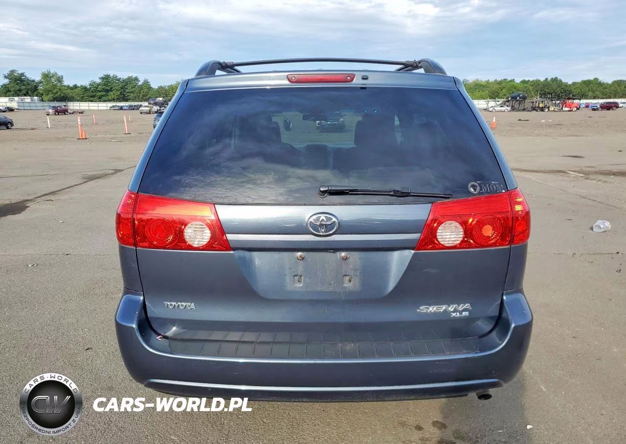 2010 Toyota Sienna Le 7-Passenger VIN:5TDKK4CC5AS297460 - 6