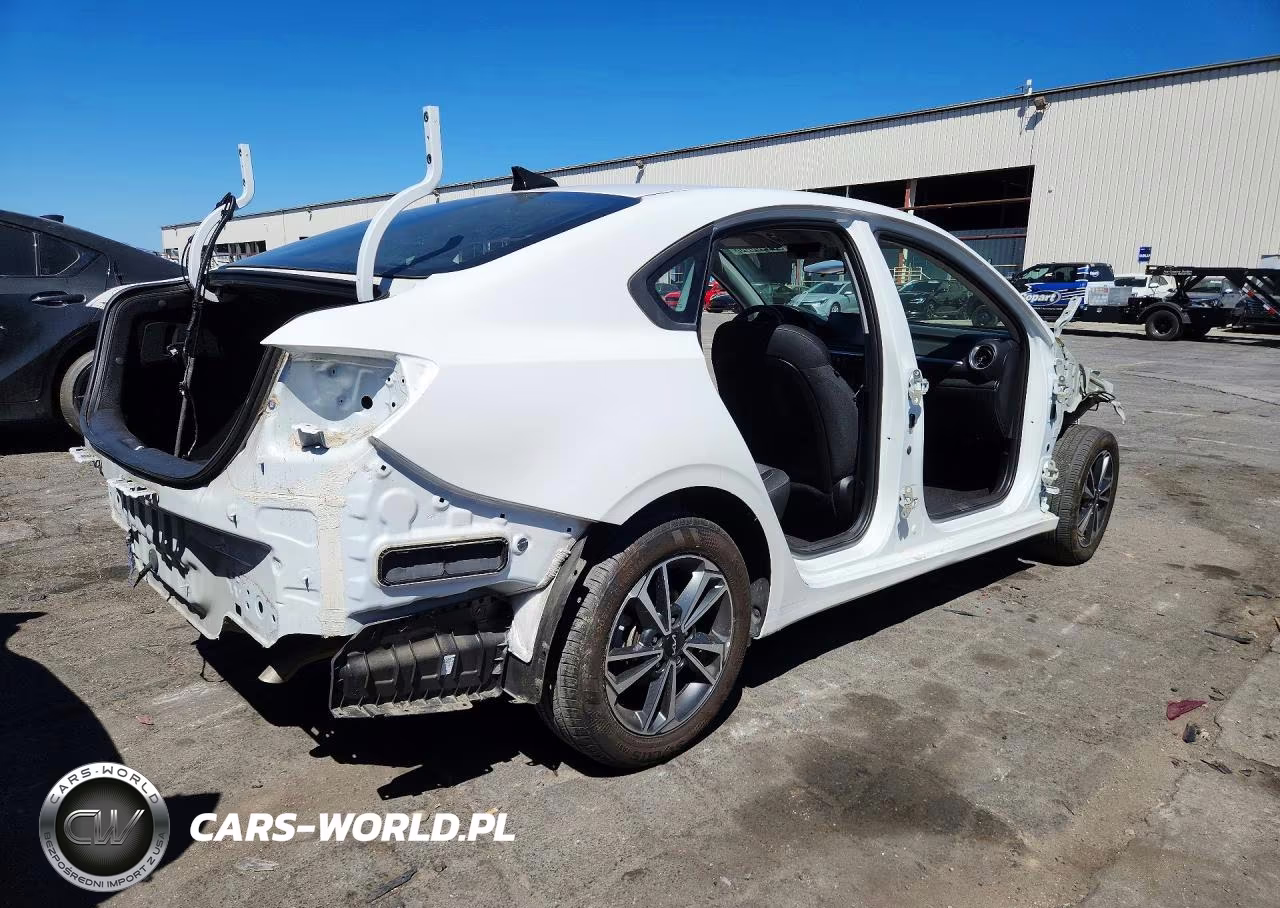 2023 Kia Forte Lxs VIN:3KPF24AD1PE561077 - 3