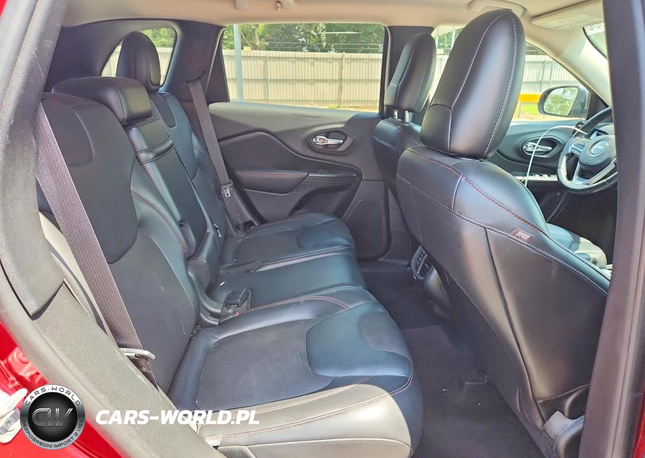 2017 Jeep Cherokee Trailhawk VIN:1C4PJMBBXHW536447 - 11