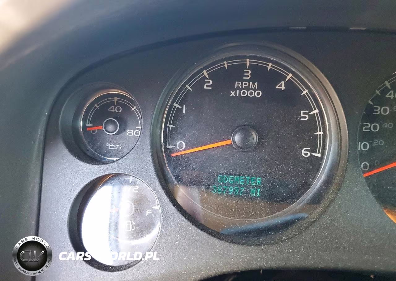 2011 Chevrolet Suburban C1500 Ls VIN:1GNSCHE02BR219958 - 9
