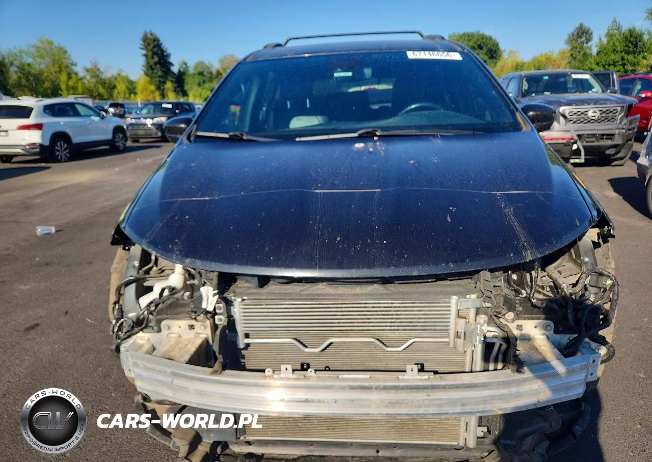 2020 Chrysler Pacifica Touring L VIN:2C4RC3BG0LR263674 - 5