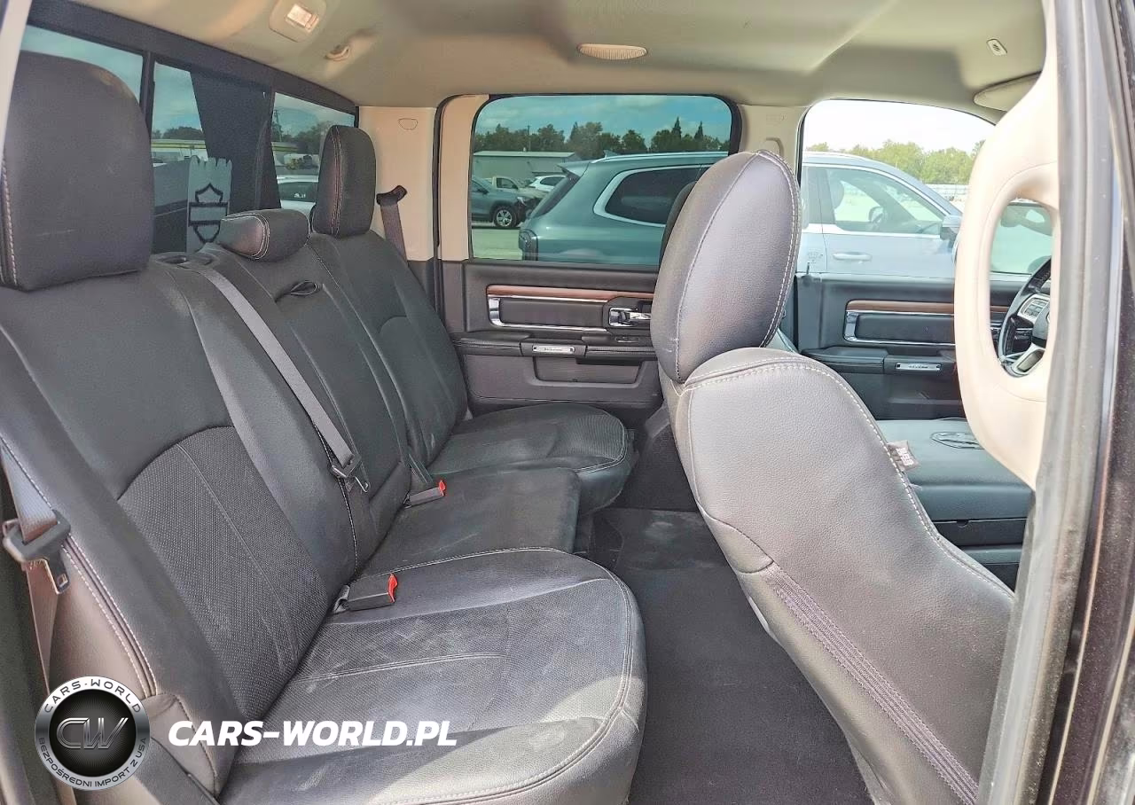 2018 Ram 1500 Laramie VIN:1C6RR7NM8JS230528 - 10