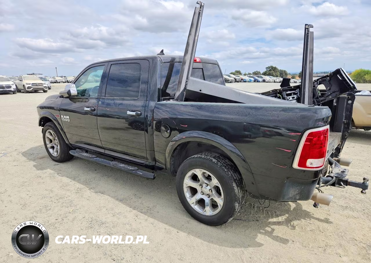 2018 Ram 1500 Laramie VIN:1C6RR7NM8JS230528 - 2