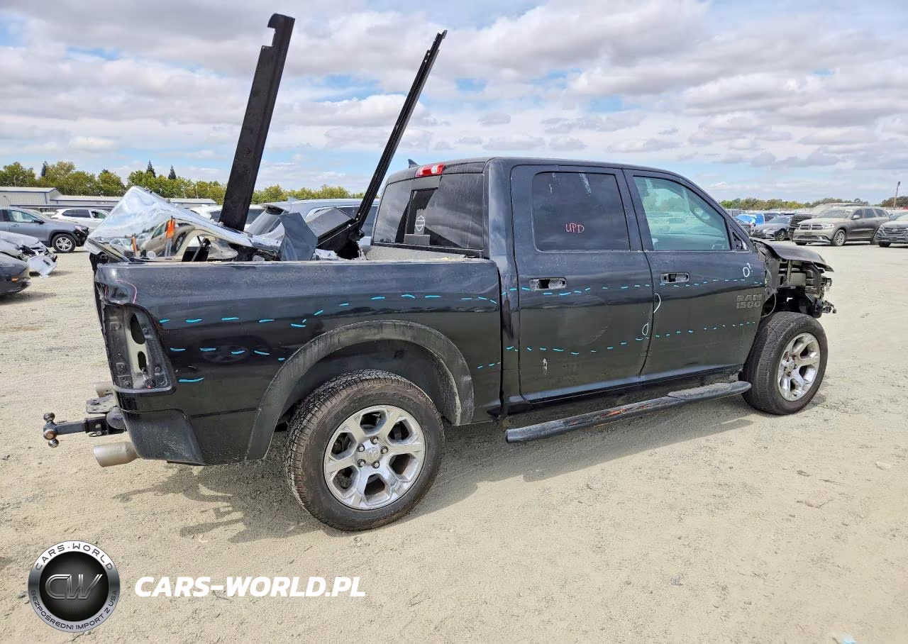 2018 Ram 1500 Laramie VIN:1C6RR7NM8JS230528 - 3