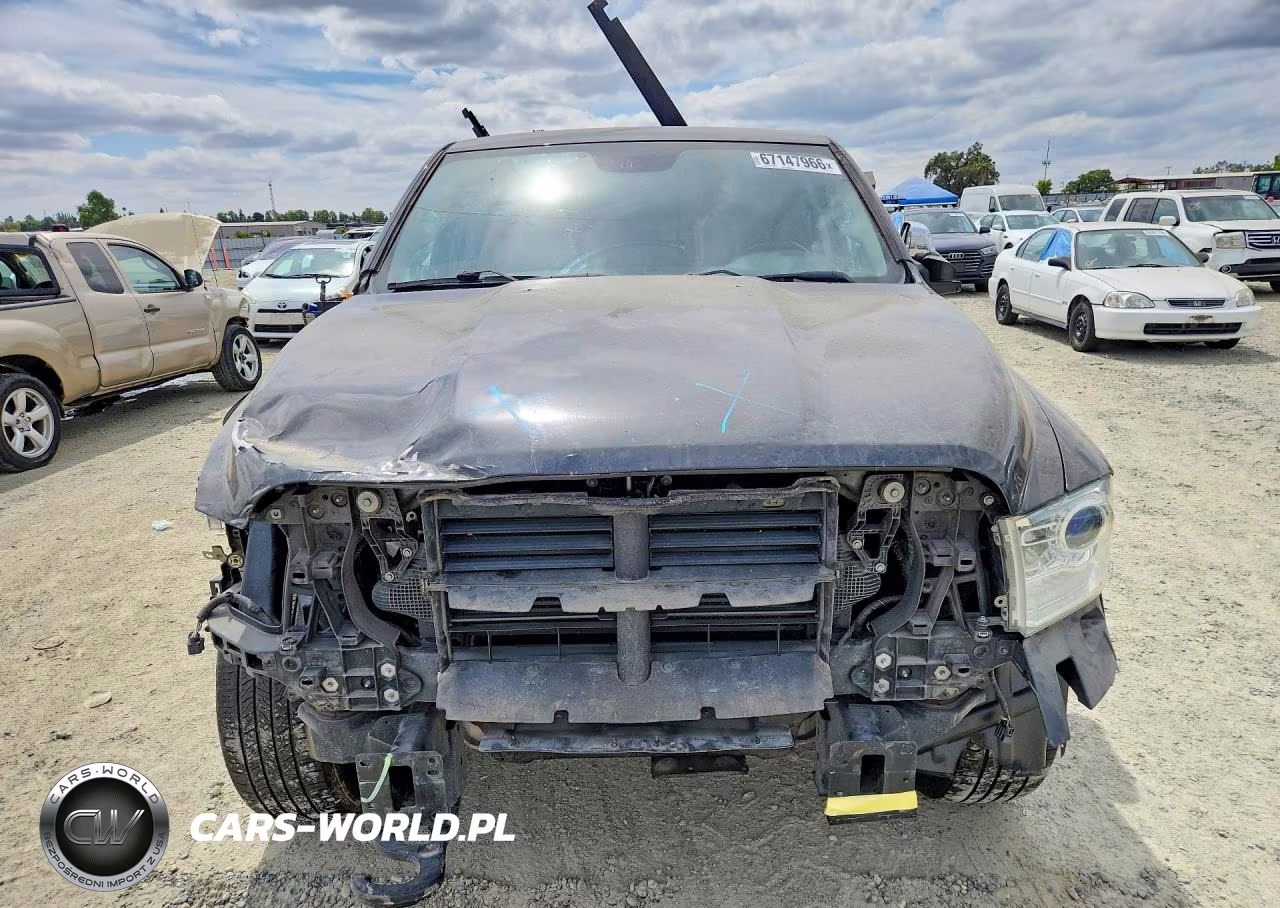 2018 Ram 1500 Laramie VIN:1C6RR7NM8JS230528 - 5