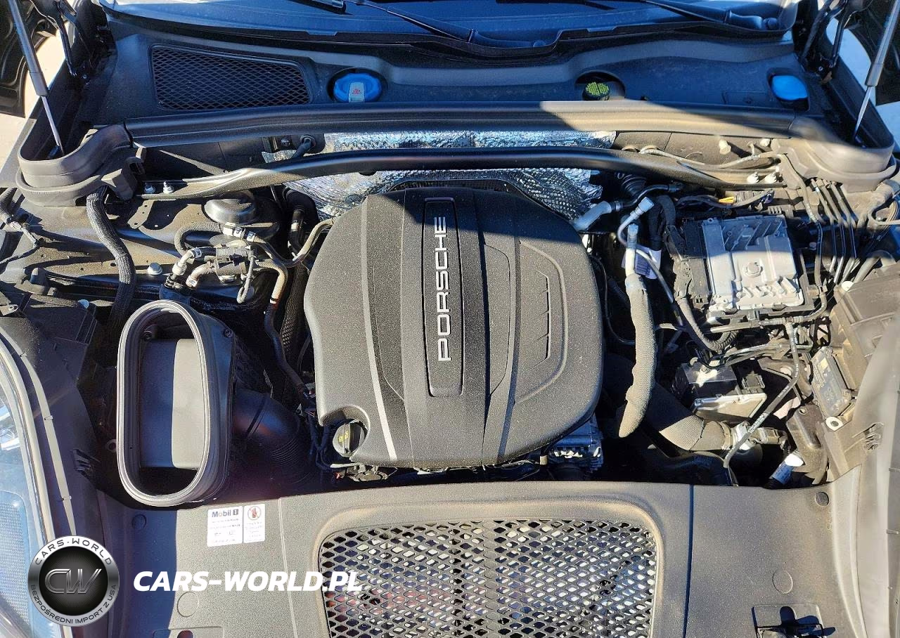 2020 Porsche Macan VIN:WP1AA2A5XLLB07825 - 12
