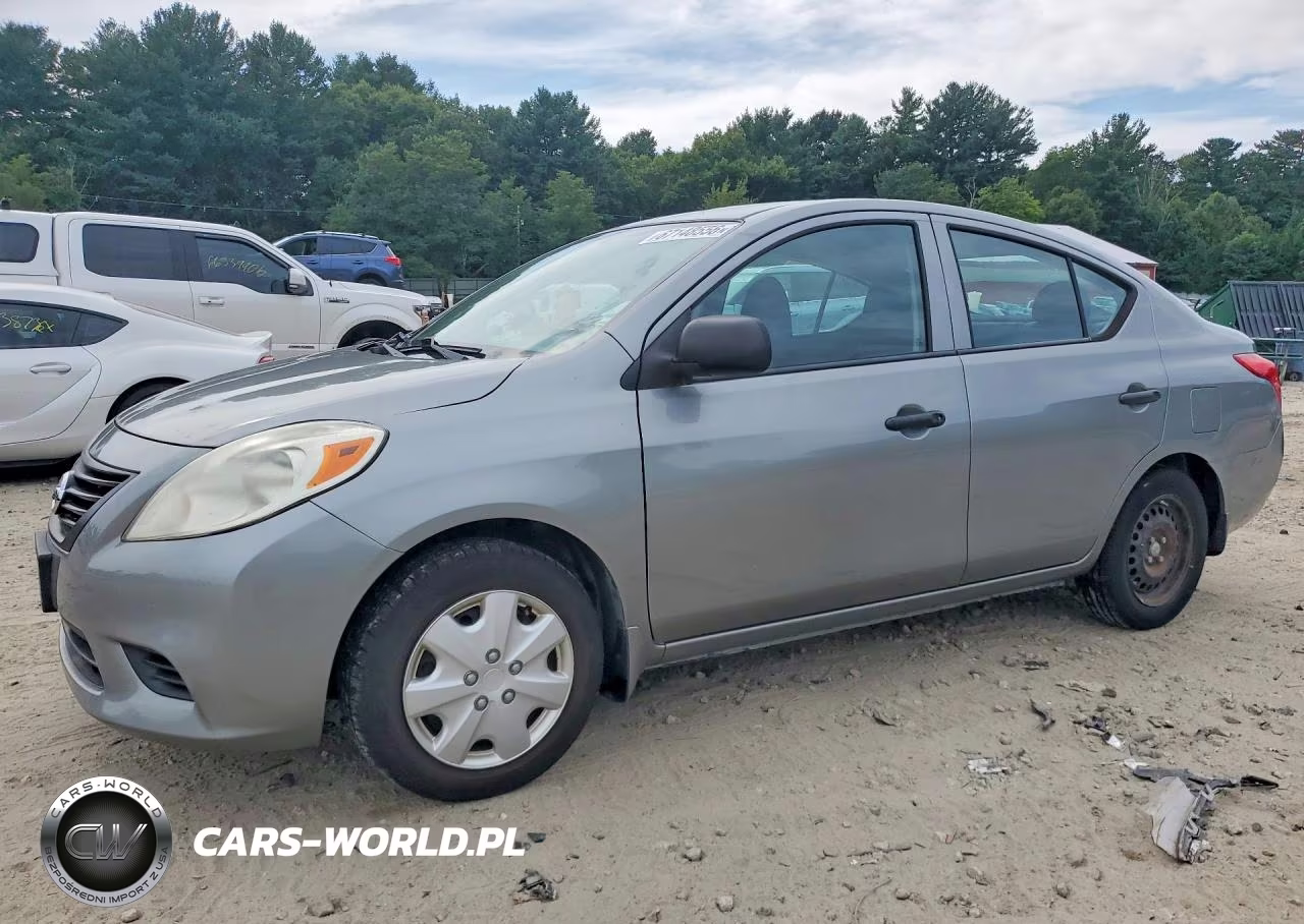 2014 Nissan Versa 1.6 S – zdjęcie 1 z 12