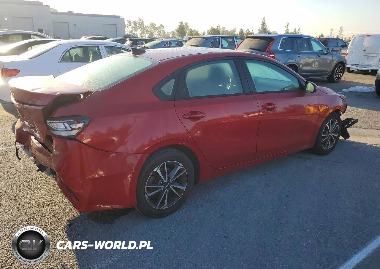 2022 Kia Forte Lxs VIN:3KPF24AD9NE436518 - 3