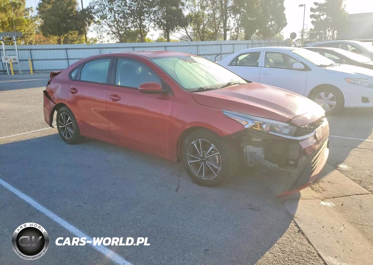2022 Kia Forte Lxs VIN:3KPF24AD9NE436518 - 4