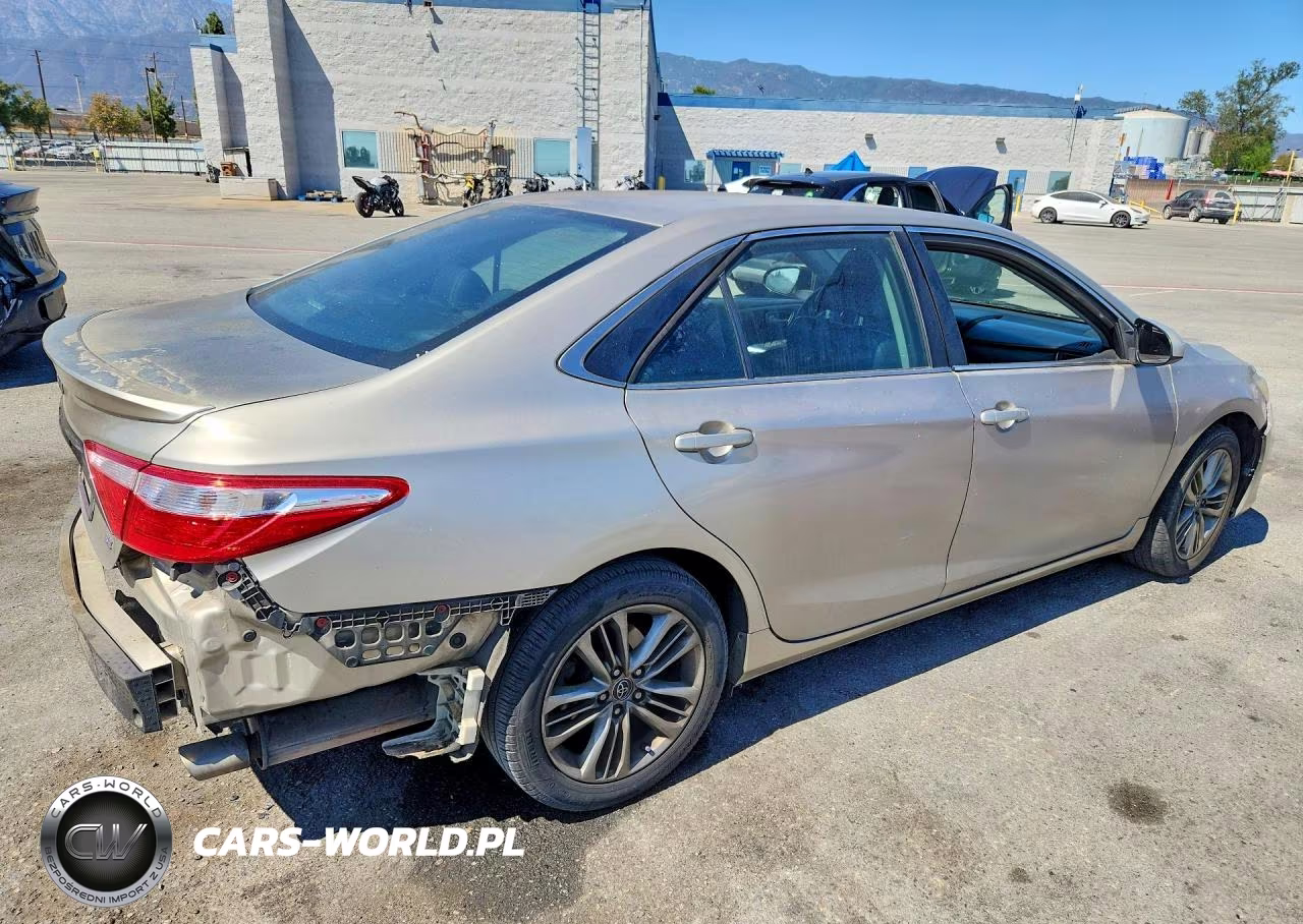 2016 Toyota Camry Se VIN:4T1BF1FKXGU161931 - 3