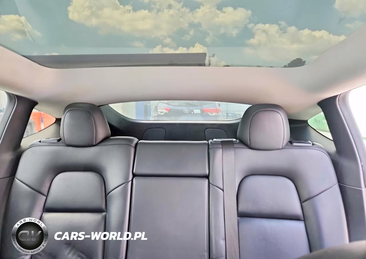 2021 Tesla Model Y VIN:5YJYGAEE1MF243204 - 10