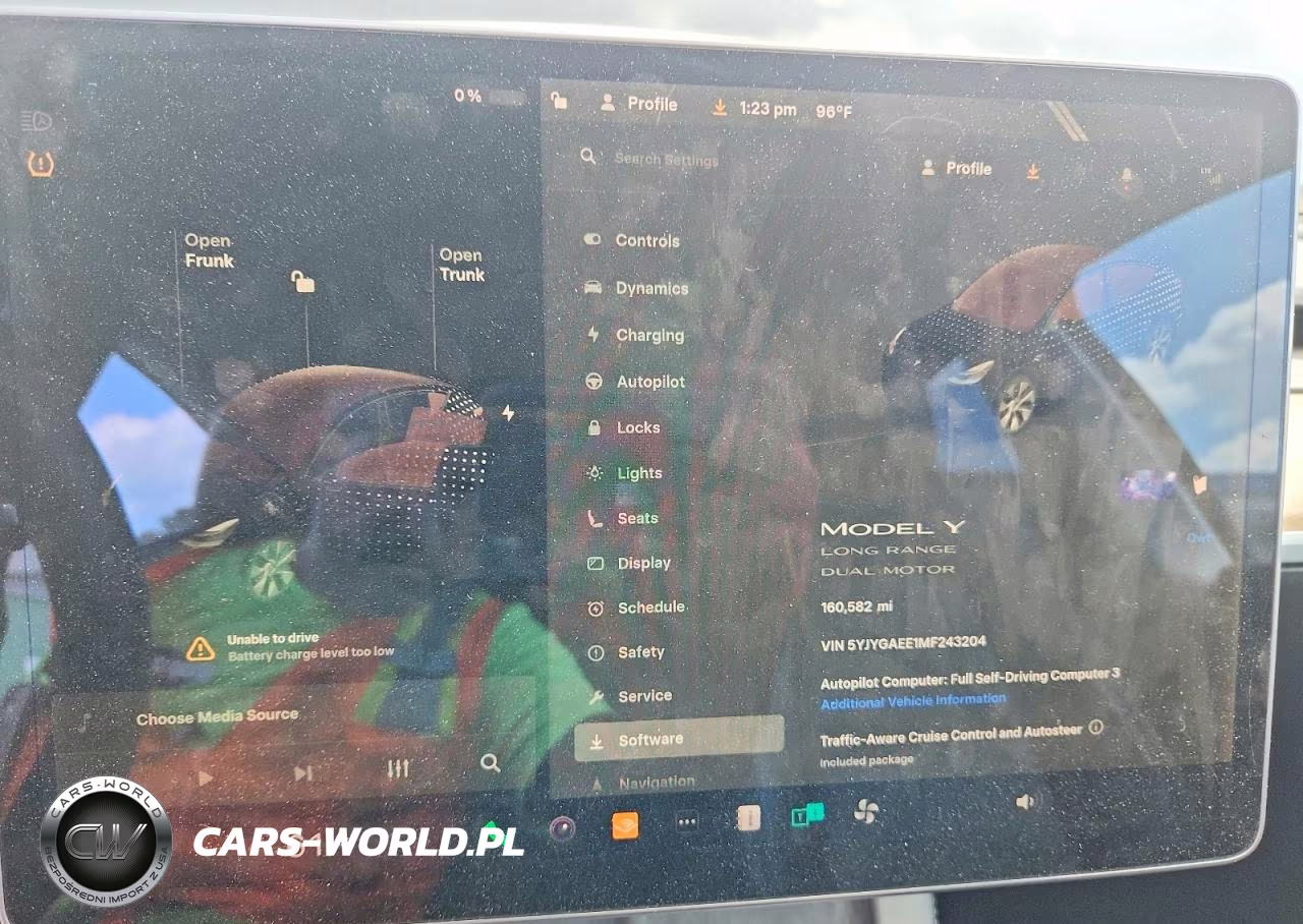 2021 Tesla Model Y VIN:5YJYGAEE1MF243204 - 9