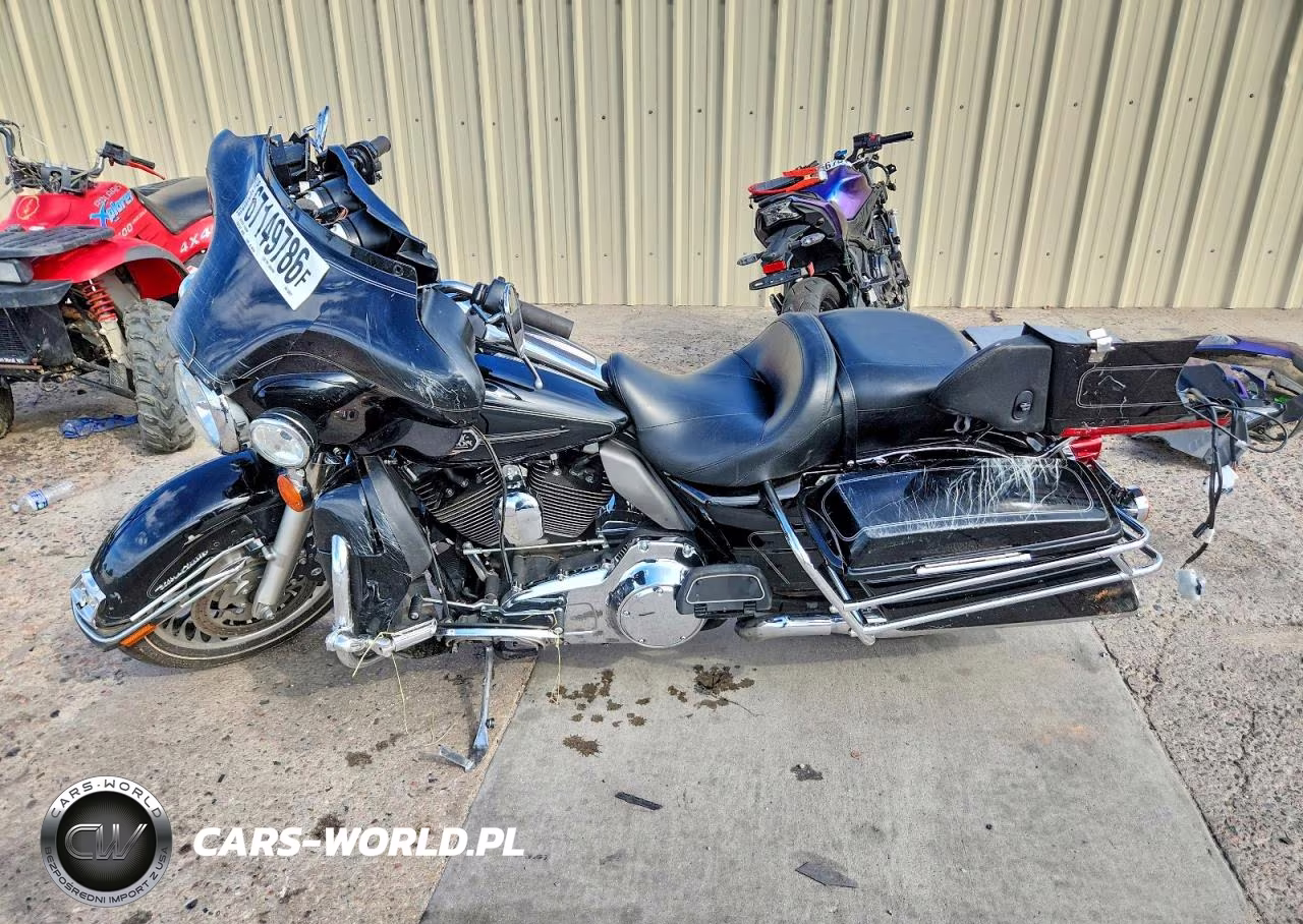2010 Harley-Davidson Flhtcu VIN:1HD1FC418AB655227 - 3