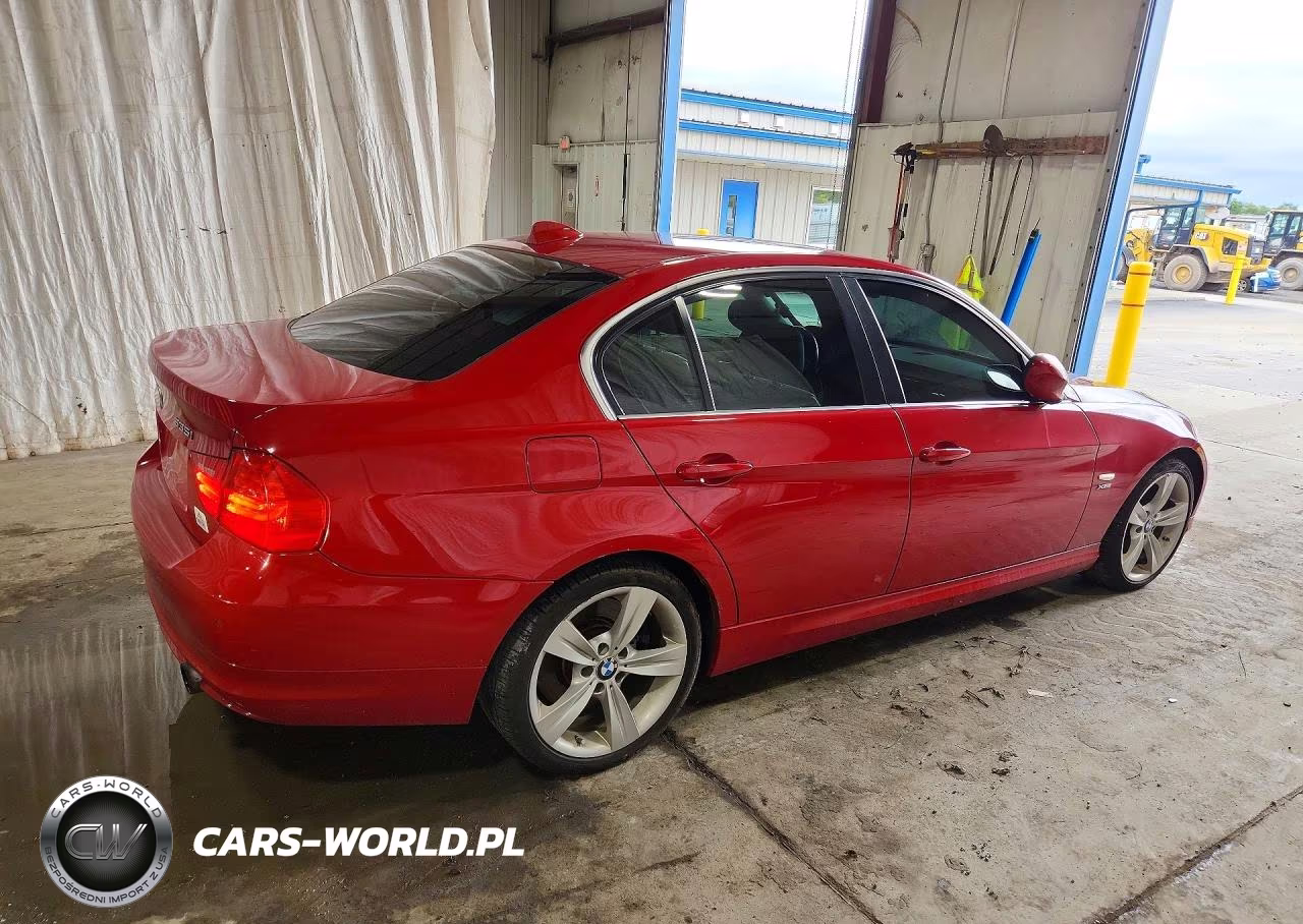 2011 BMW 335 Xi VIN:WBAPL5C57BA742528 - 3