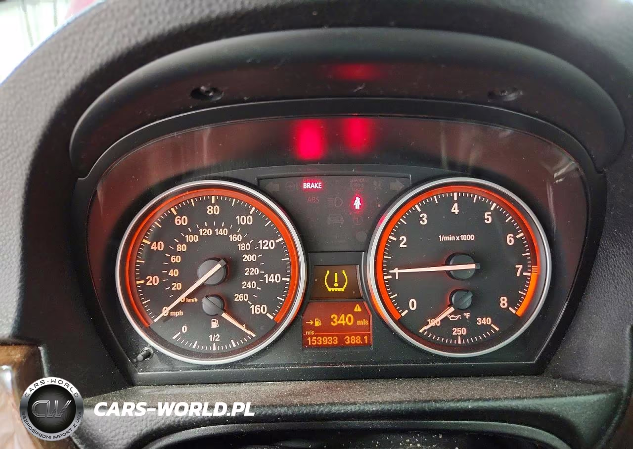 2011 BMW 335 Xi VIN:WBAPL5C57BA742528 - 9