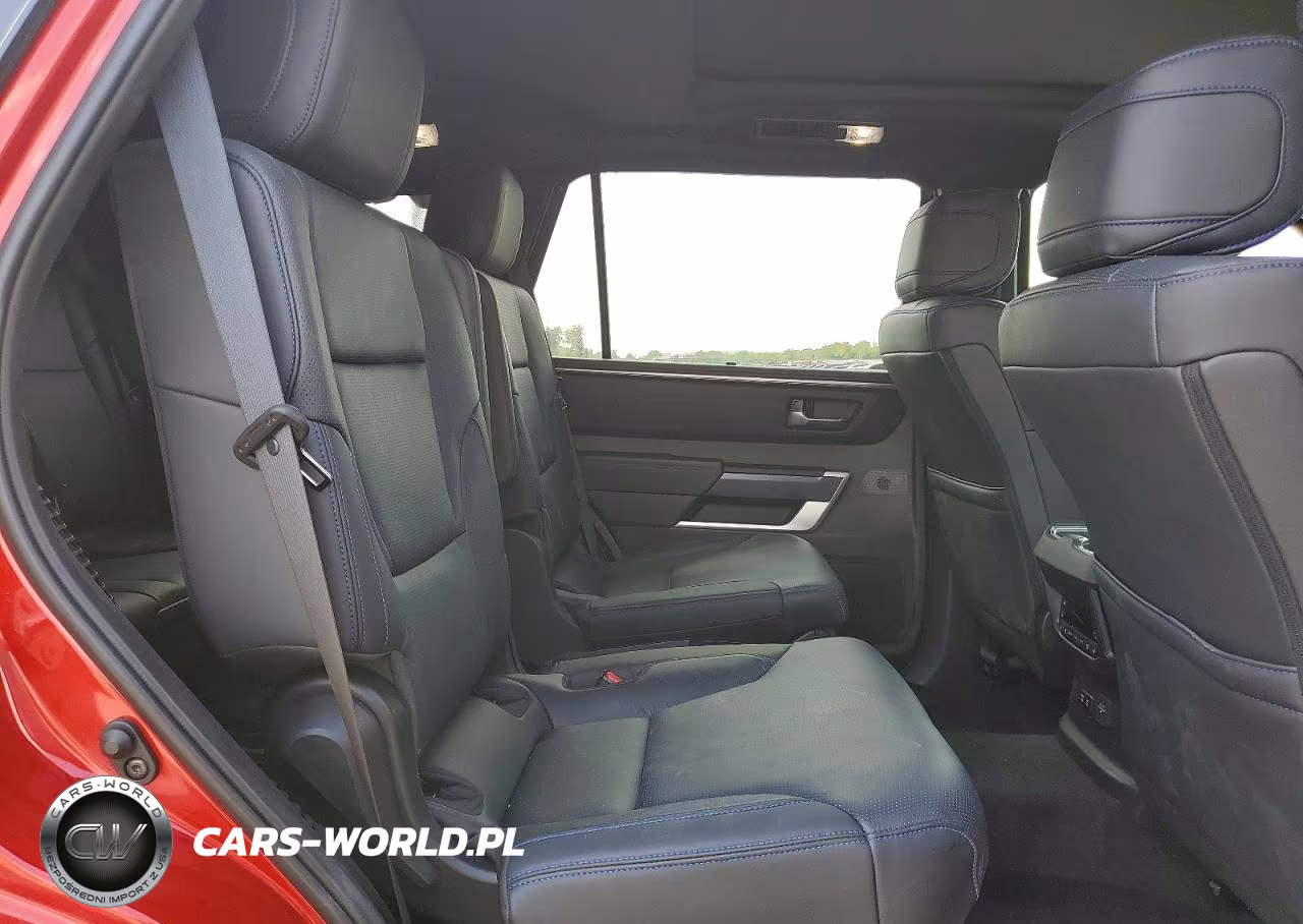 2025 Toyota Sequoia Platinum VIN:7SVAAABA5SX052933 - 11