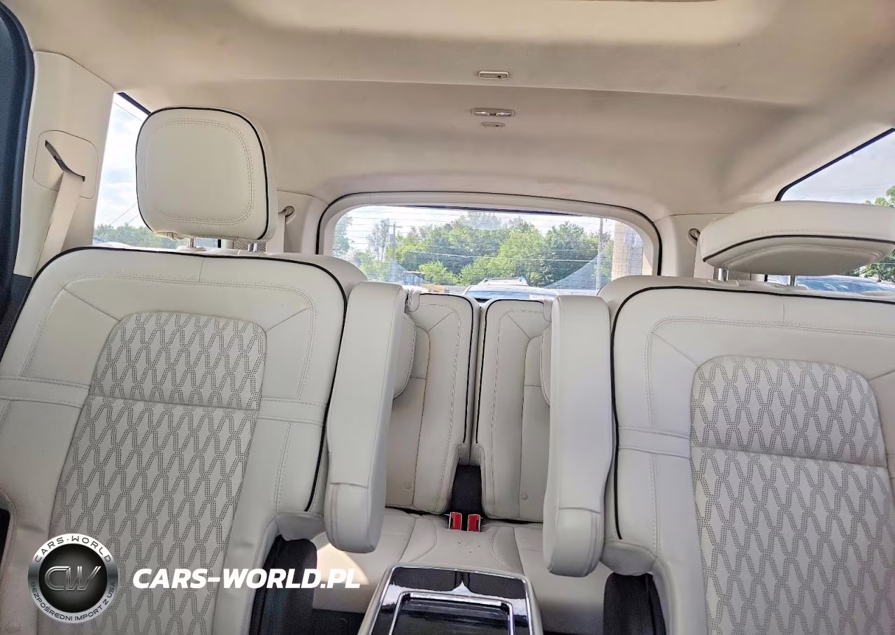 2020 Lincoln Aviator Black Label VIN:5LM5J9XC9LGL29419 - 10