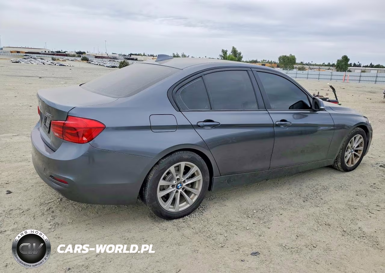 2018 BMW 320 I VIN:WBA8E1G5XJNU92677 - 3