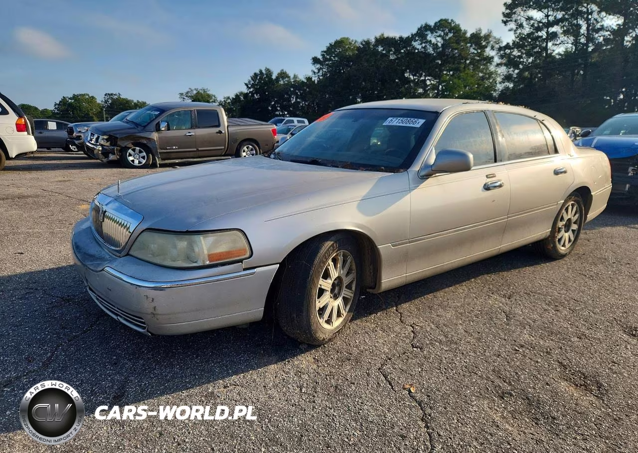 2011 Lincoln Town Car Signature Limited VIN:2LNBL8CV7BX751523 - 1