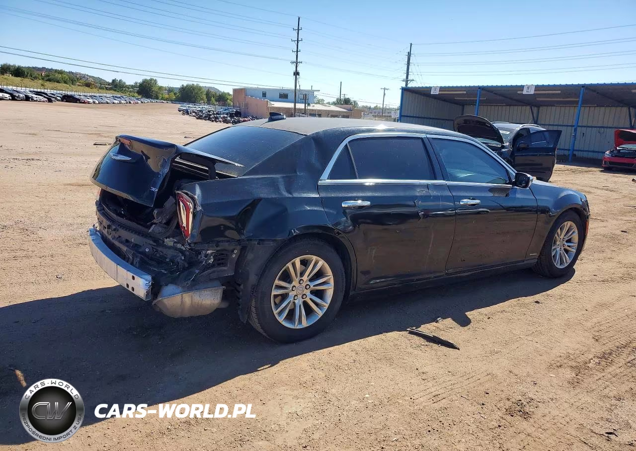 2015 Chrysler 300 Limited VIN:2C3CCAAG2FH802693 - 3