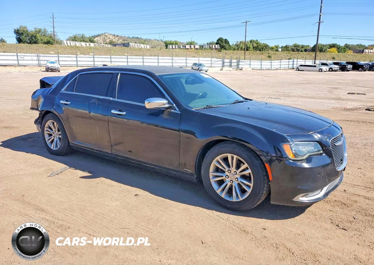 2015 Chrysler 300 Limited VIN:2C3CCAAG2FH802693 - 4