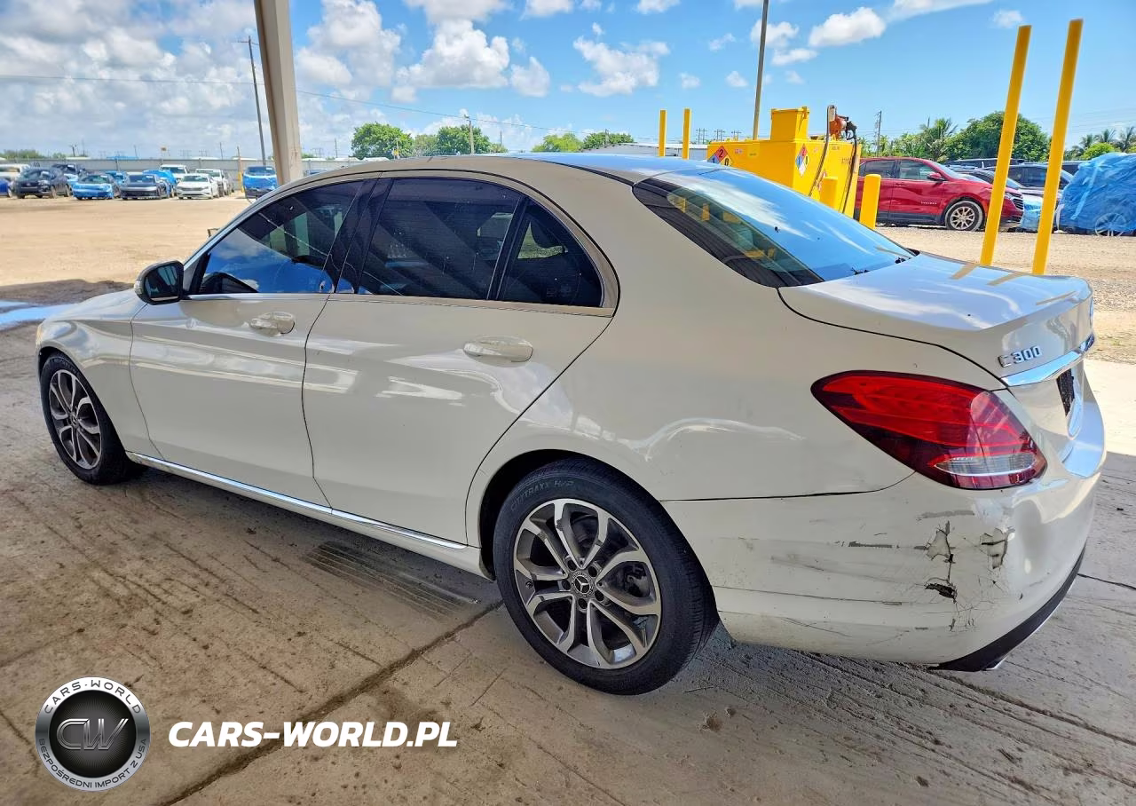 2018 Mercedes-Benz C 300 VIN:55SWF4JB5JU238637 - 2