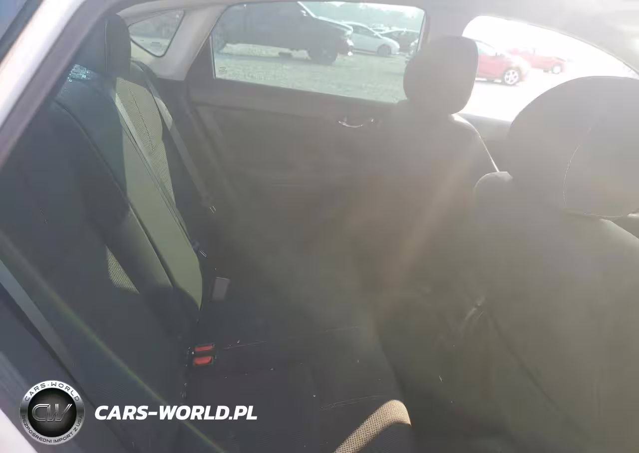 2018 Nissan Sentra S VIN:3N1AB7AP8JY232309 - 10