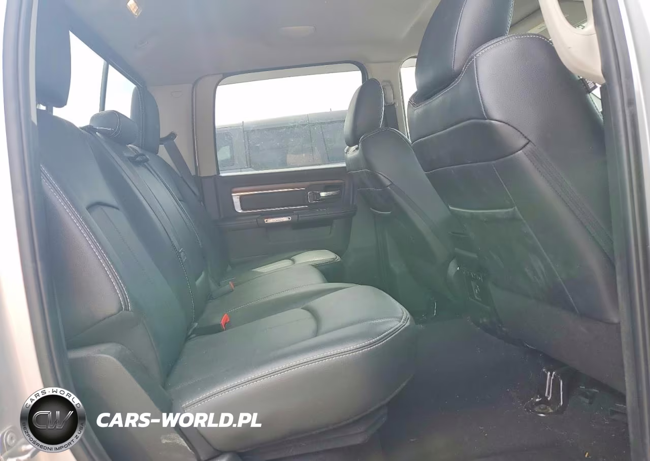 2017 Ram 1500 Laramie VIN:1C6RR7NM5HS882257 - 10