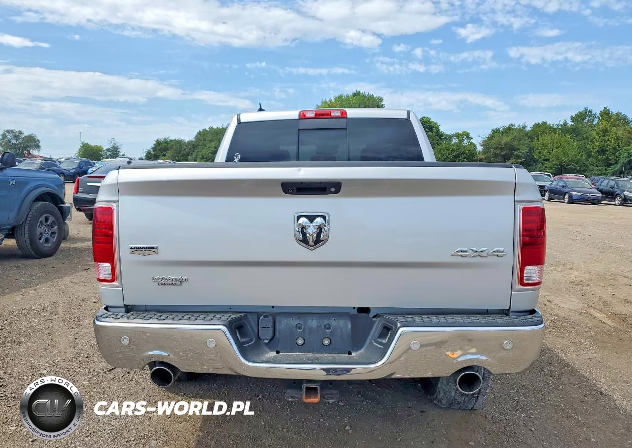 2017 Ram 1500 Laramie VIN:1C6RR7NM5HS882257 - 6