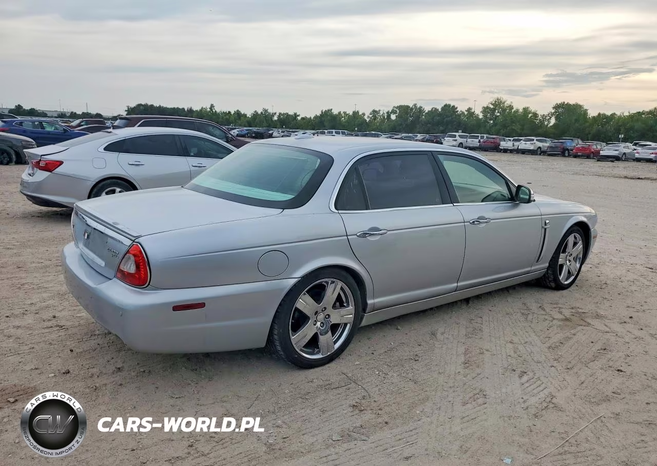 2008 Jaguar Xj Vanden Plas VIN:SAJWA82B68SH28396 - 3
