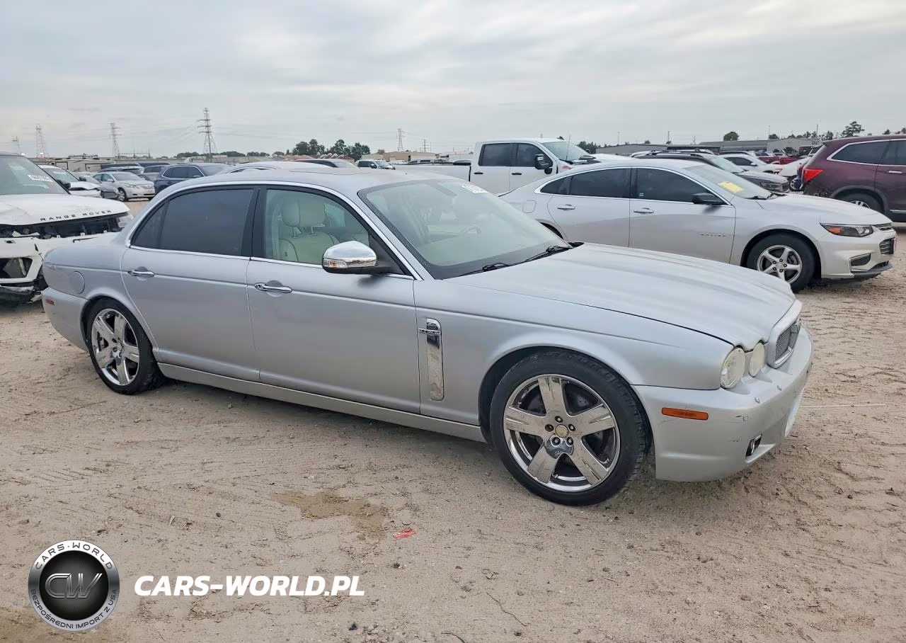 2008 Jaguar Xj Vanden Plas VIN:SAJWA82B68SH28396 - 4