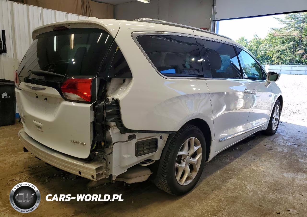 2020 Chrysler Pacifica Limited VIN:2C4RC1GG6LR171529 - 3