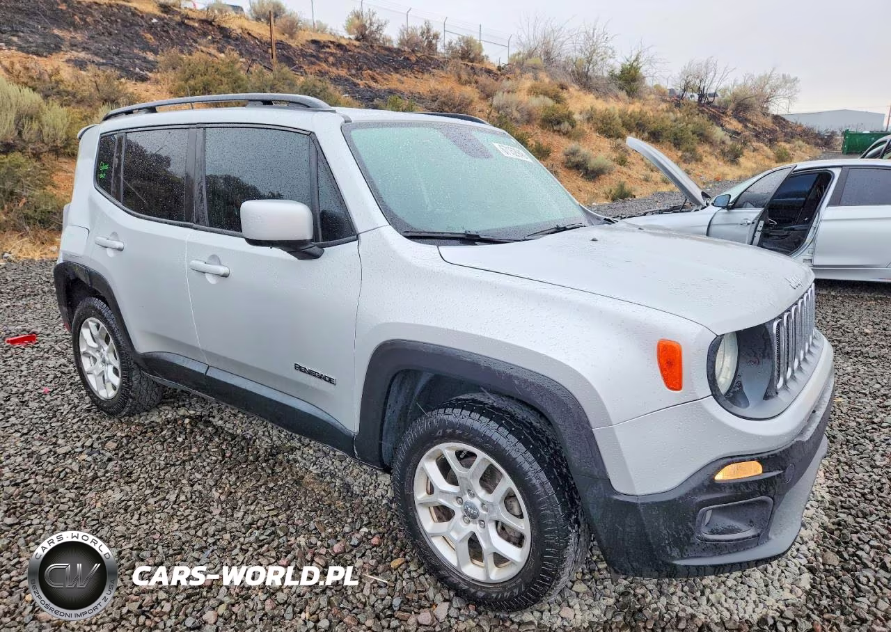 2018 Jeep Renegade Latitude VIN:ZACCJBBB4JPG77133 - 4