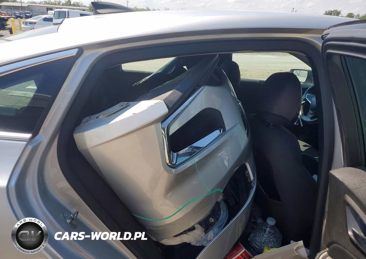 2018 Chevrolet Malibu Ls VIN:1G1ZB5STXJF119008 - 10