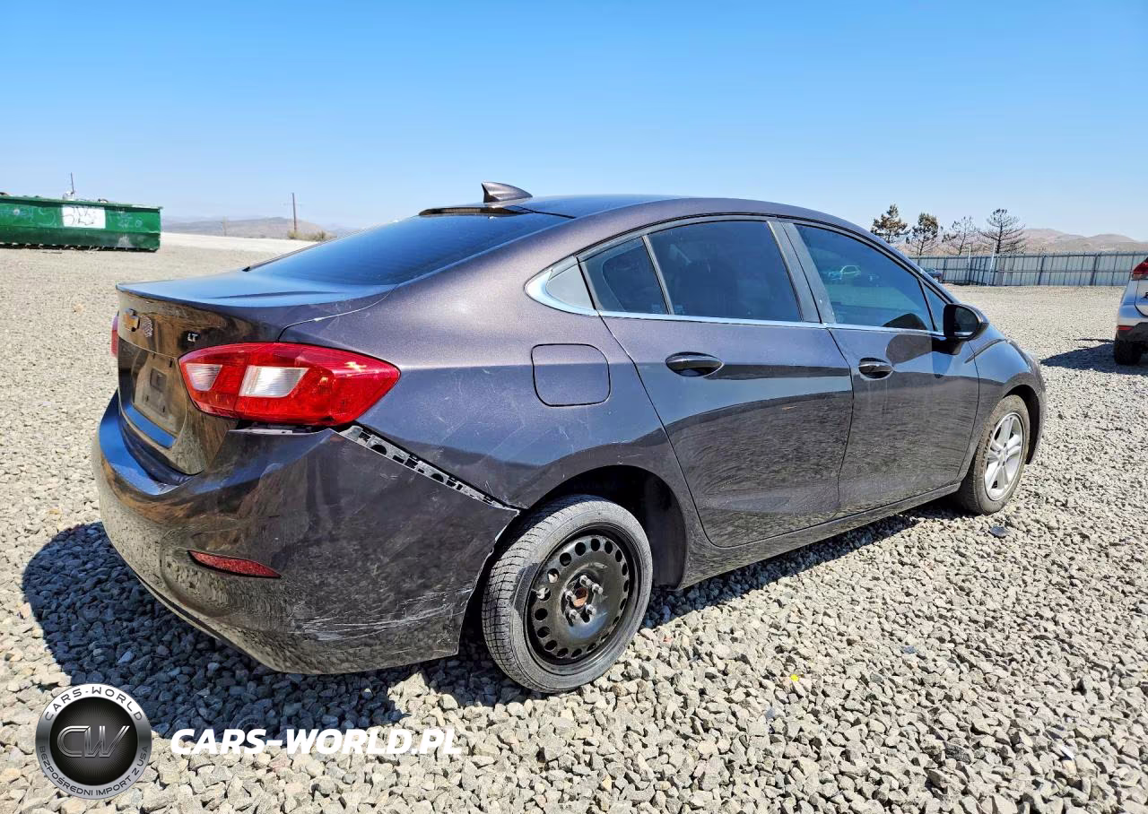 2017 Chevrolet Cruze Lt VIN:1G1BE5SM8H7237001 - 3