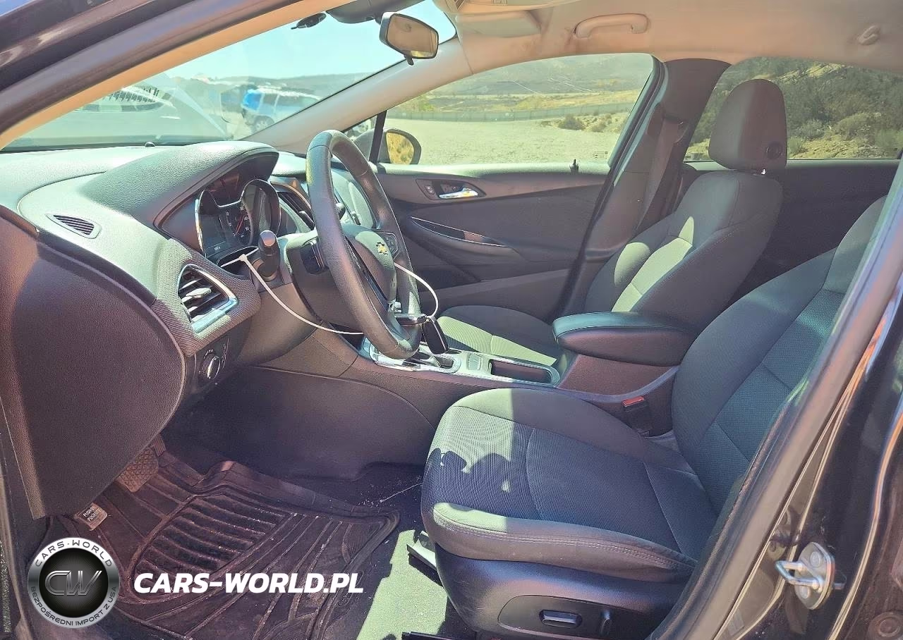 2017 Chevrolet Cruze Lt VIN:1G1BE5SM8H7237001 - 7
