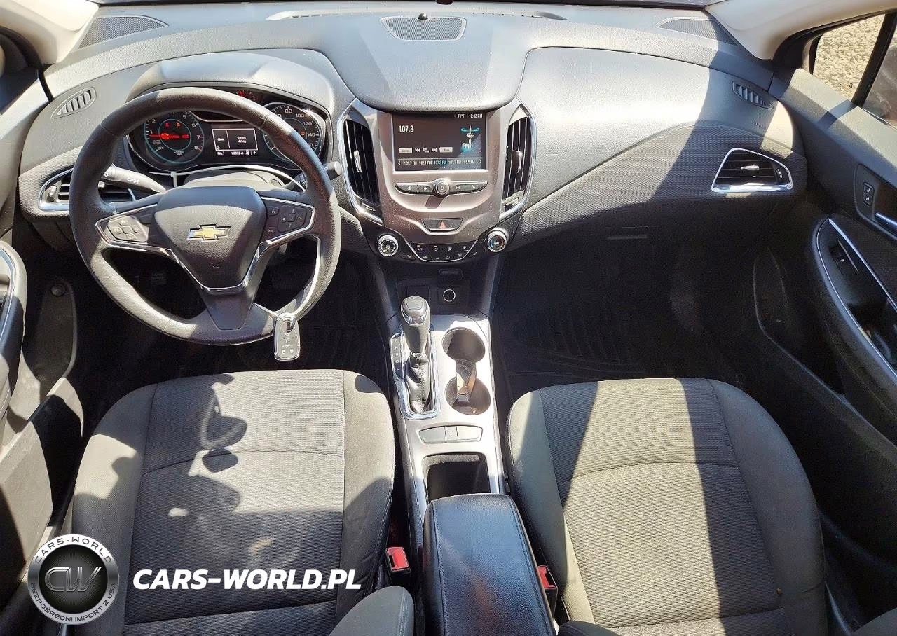 2017 Chevrolet Cruze Lt VIN:1G1BE5SM8H7237001 - 8