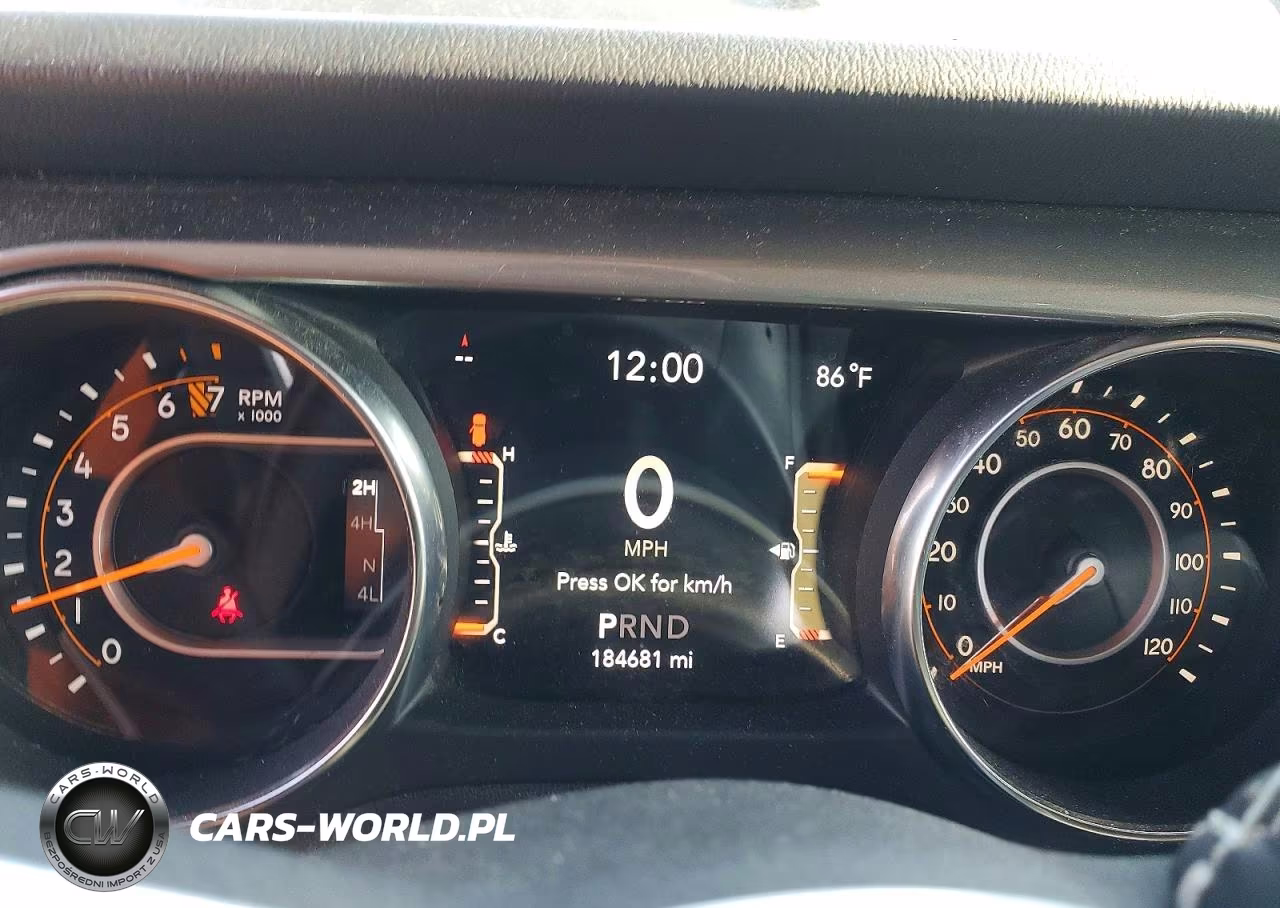 2019 Jeep Wrangler Unlimited Sahara VIN:1C4HJXEGXKW536761 - 9