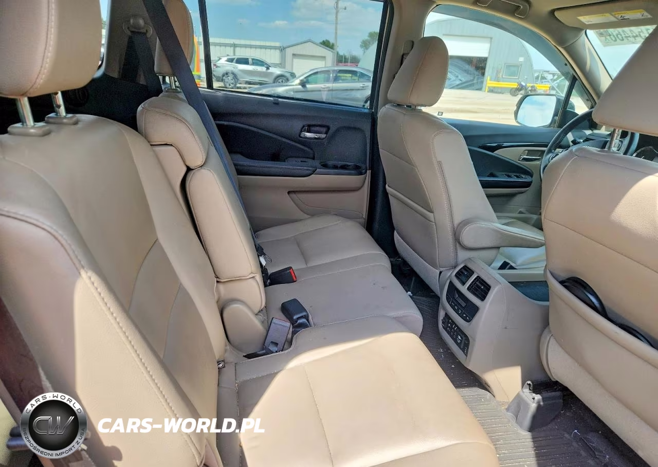 2017 Honda Pilot Touring VIN:5FNYF6H95HB046038 - 10