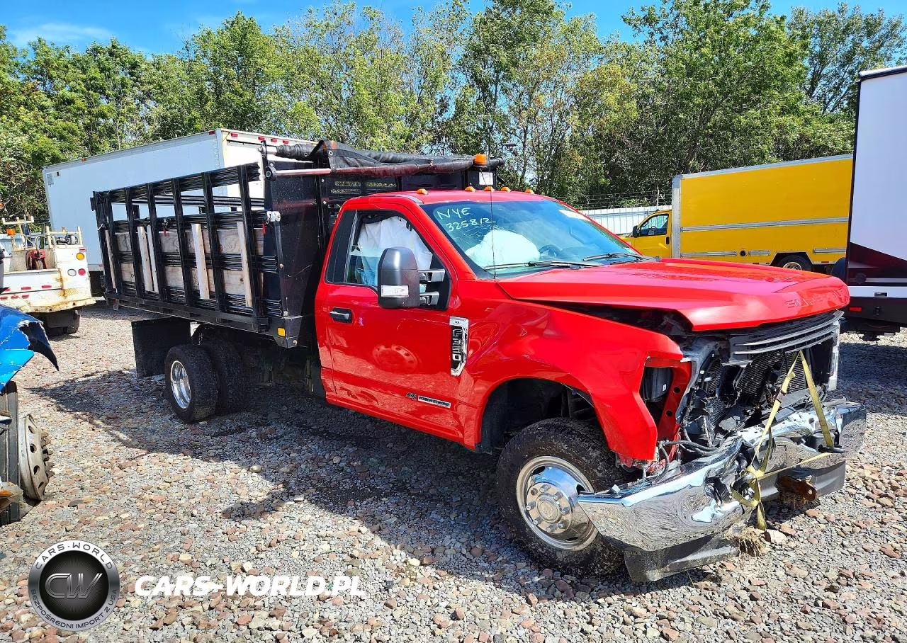 2018 Ford F350 Super Duty Flat Bed Truck VIN:1FDRF3HT0JEB46355 - 4