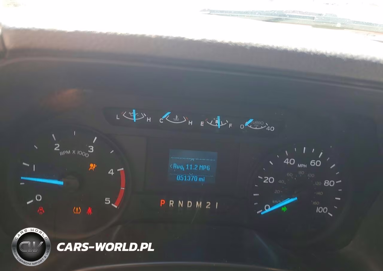 2018 Ford F350 Super Duty Flat Bed Truck VIN:1FDRF3HT0JEB46355 - 9