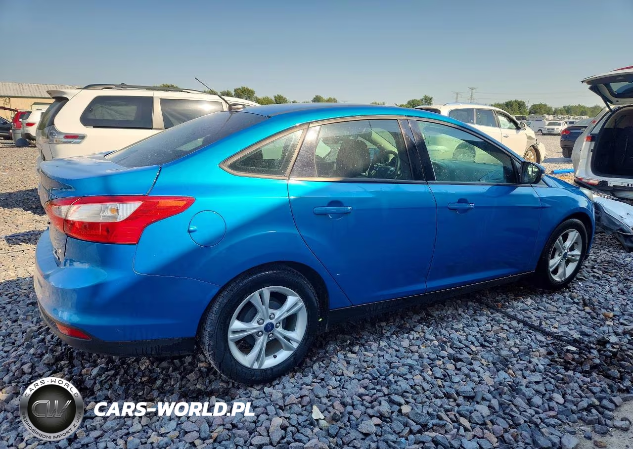 2014 Ford Focus Se VIN:1FADP3F25EL105247 - 3